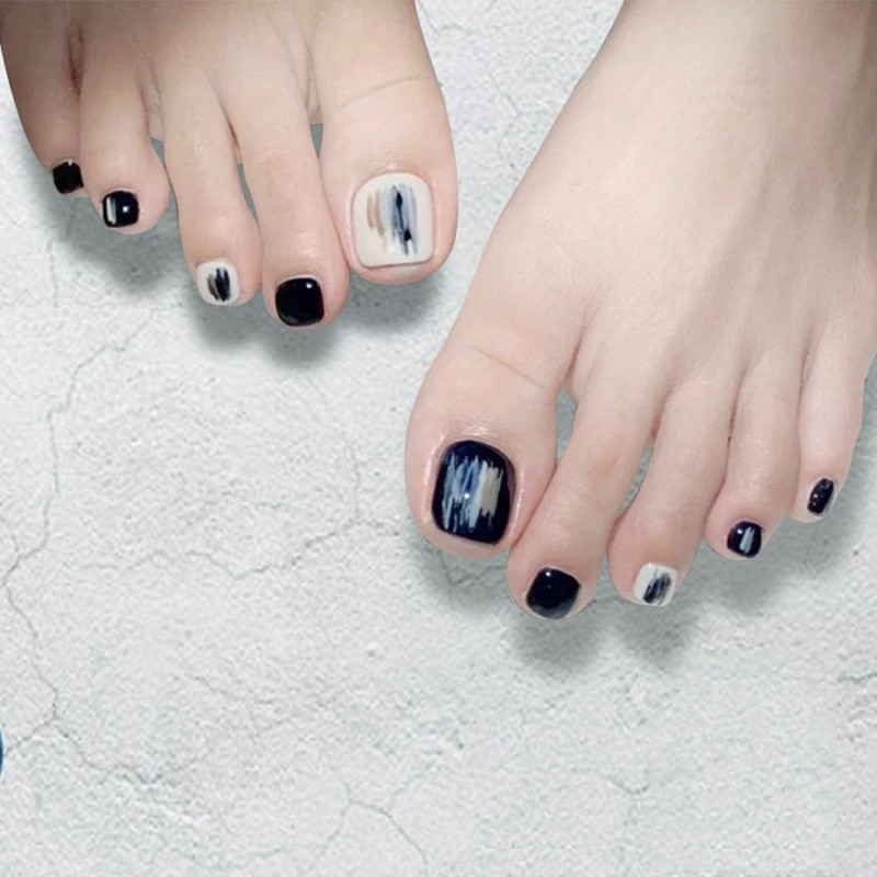Các mẫu nail chân đẹp cho mẫu móng hạnh dài nguồn instagram